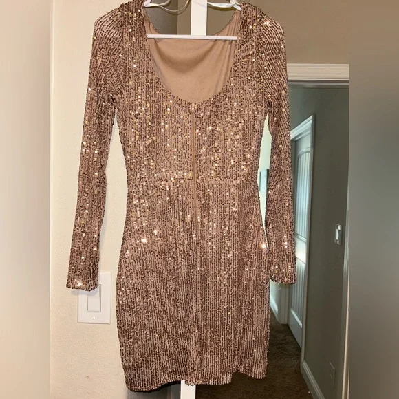 Windsor Rose Gold Sequin Homecoming Dress Size 5/6 - Picture 3 of 6